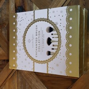 NANETTE Lepore Enchanted Brush Collection